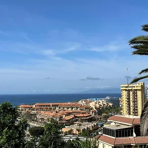 https://modern-flat-in-los-cristianos-vbella-1-wifi.tenerifehoteles.net